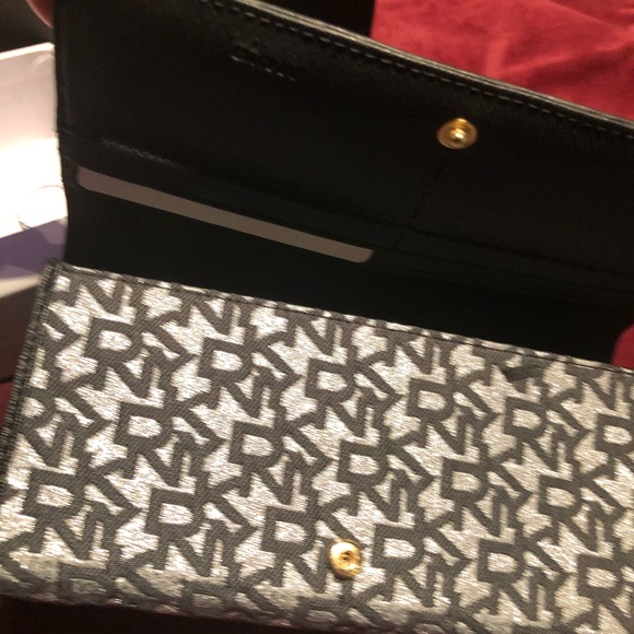 Wallet - Picture 7 of 8